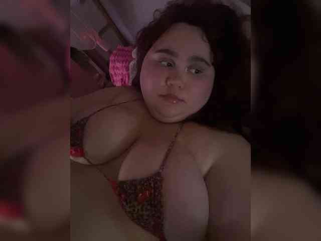 FlusteredDoll webcam