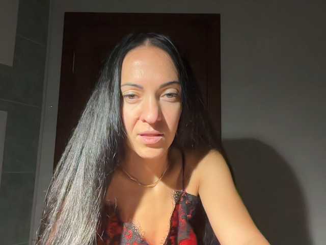 elena1983 live cam on BongaCams