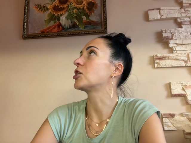 elena1983 live cam on BongaCams