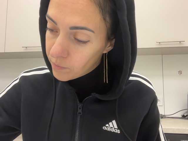 elena1983, en directo ahora en BongaCams