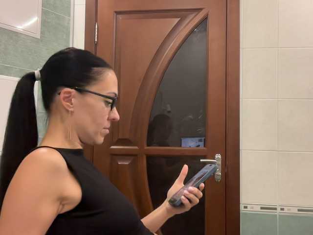 elena1983 live cam on BongaCams