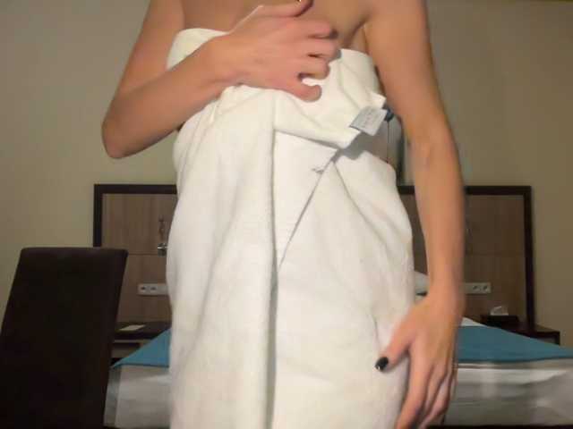 elena1983, en vivo ahora en BongaCams