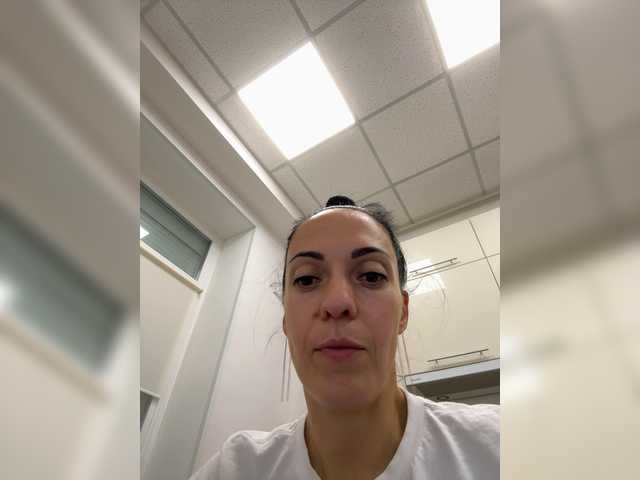 elena1983 live cam on BongaCams