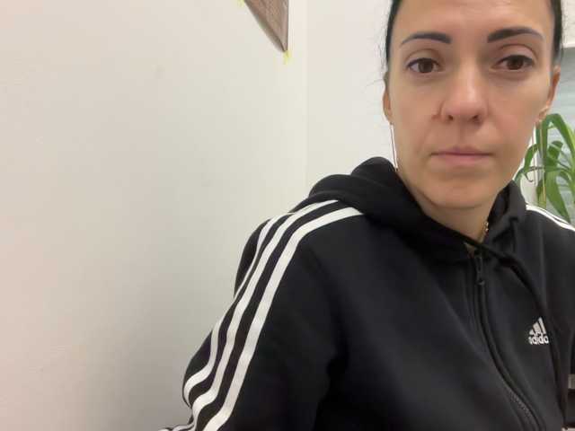 elena1983 live cam on BongaCams
