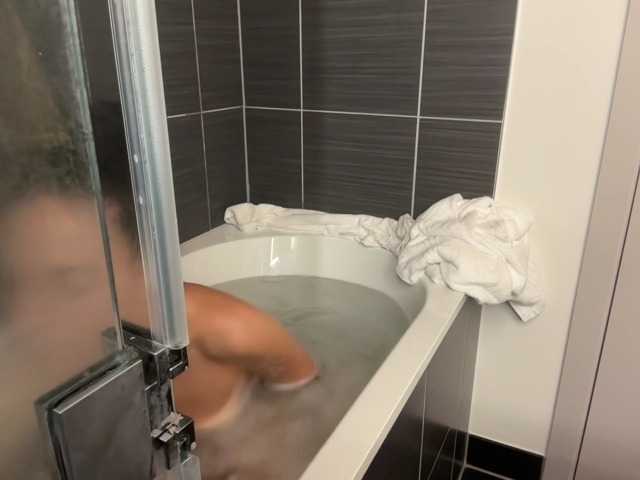 elena2026 live cam preview