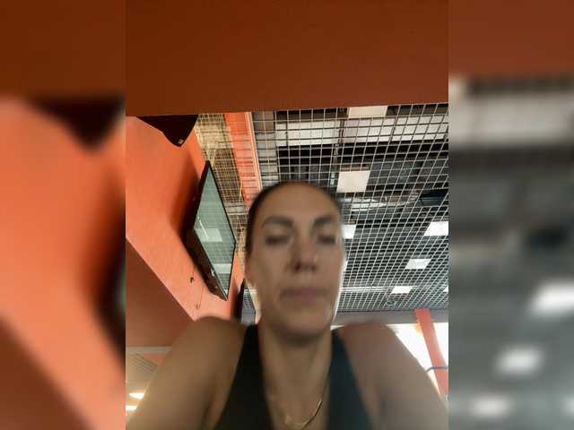 elena1983 live cam on BongaCams