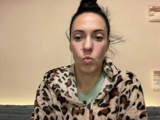 elena1983 live cam on BongaCams