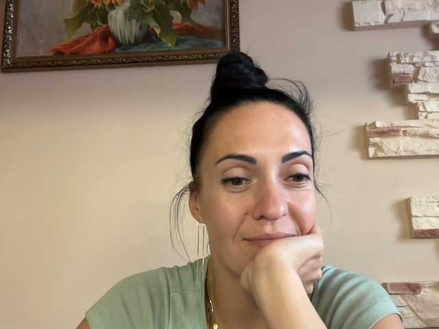 elena1983 live cam