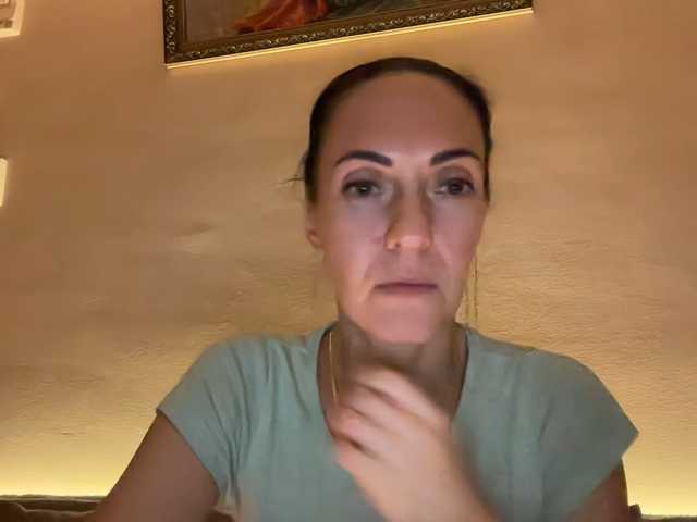 elena1983 live cam on BongaCams