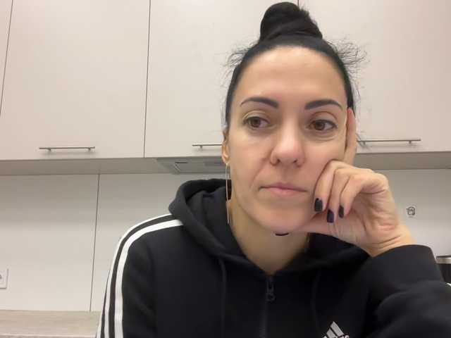 elena1983 live cam on BongaCams