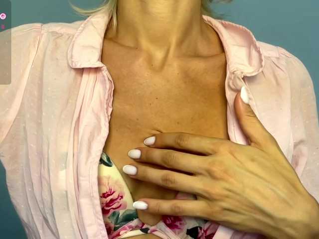 AngellaDingell live cam on BongaCams