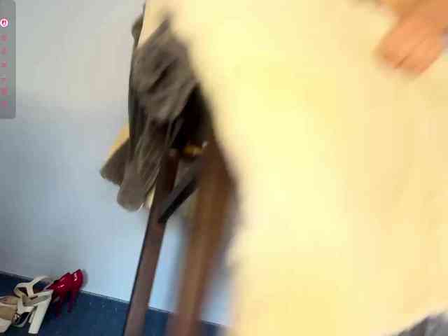 AngellaDingell webcam