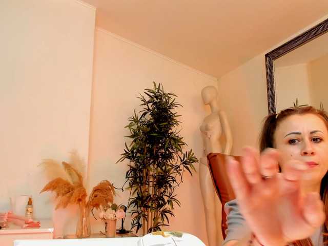 Aryanette live cam on BongaCams