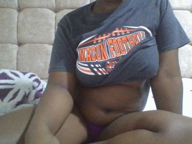 Sweatcandy live cam on BongaCams