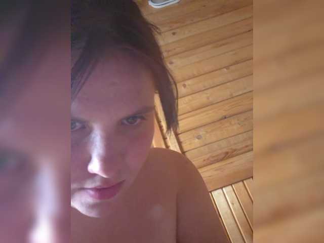 Aksinia0905 live cam on BongaCams