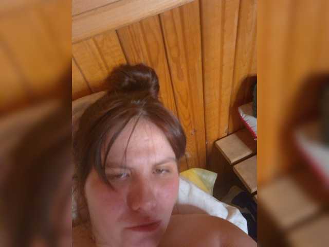 Aksinia0905 live cam on BongaCams