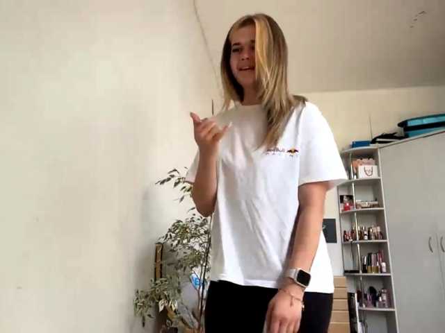 le modèle LilianFonner est en webcam porno dans un show sur le site bongacams, il possède les tags suivants: White/Caucasian,Blonde,Trimmed