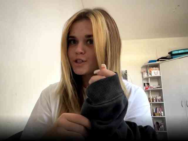 LilianFonner webcam