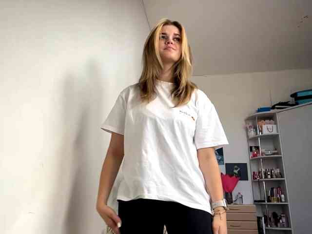 LilianFonner webcam