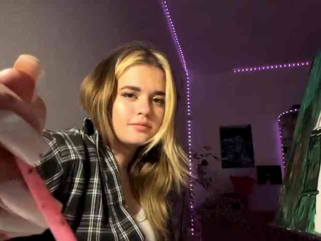 LilianFonner webcam