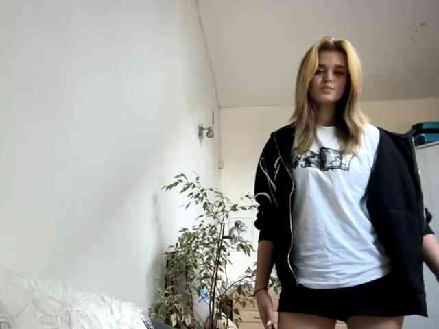LilianFonner webcam