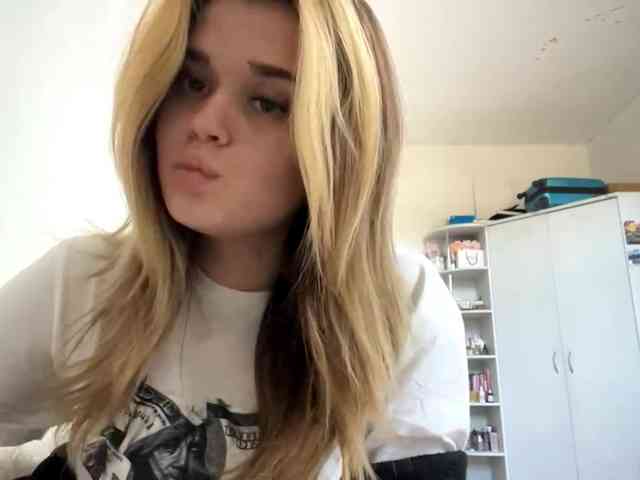 LilianFonner webcam
