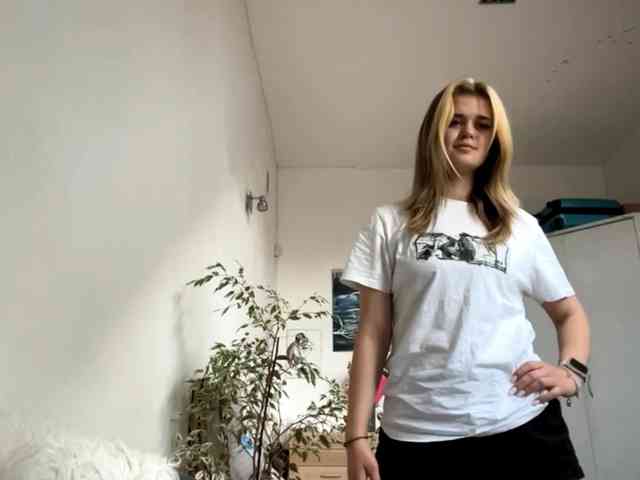 LilianFonner webcam