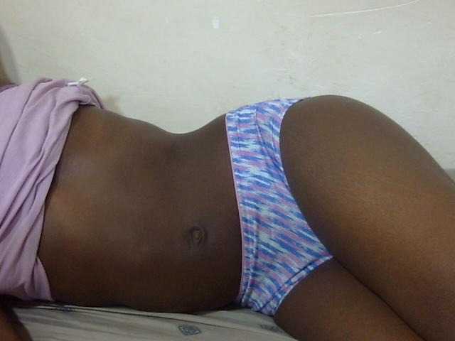 Petitegal live cam on BongaCams
