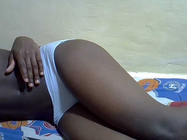 Petitegal live cam