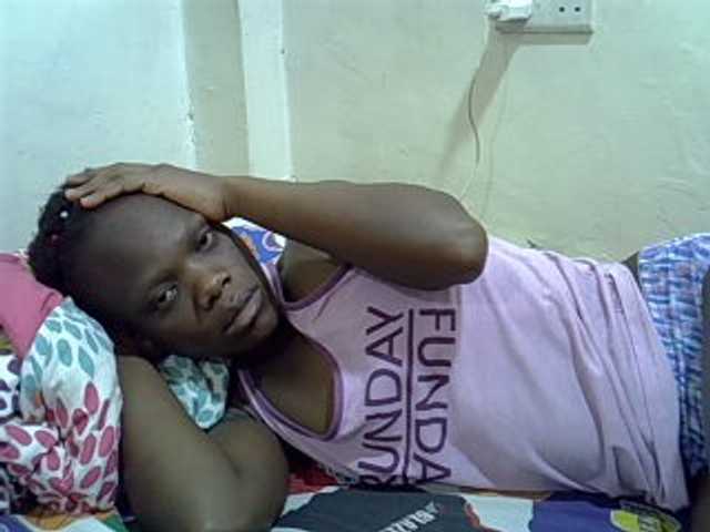 Petitegal live cam on BongaCams
