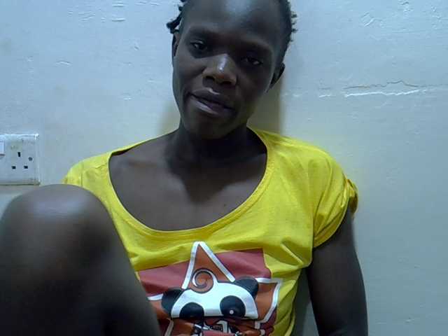 Petitegal live cam on BongaCams