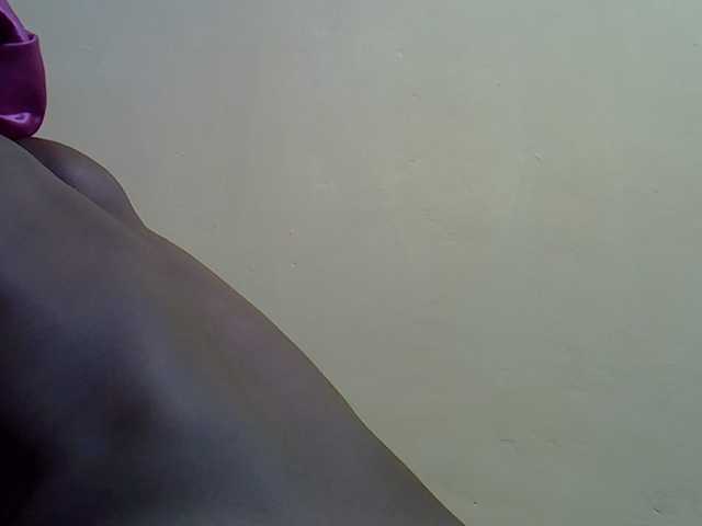 Petitegal live cam on BongaCams