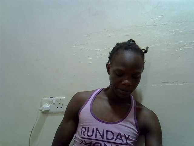 Petitegal live cam on BongaCams