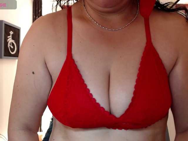 Ariaa-Moonn live cam on BongaCams