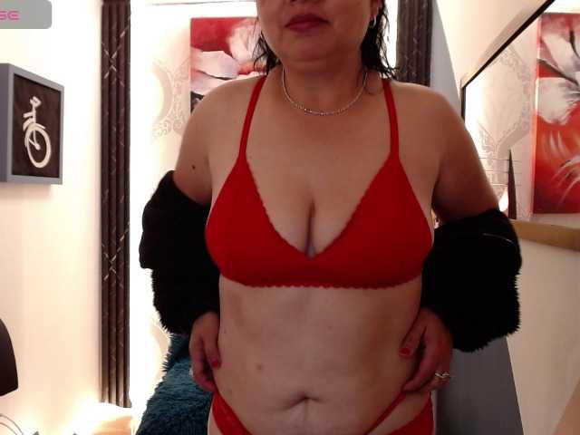 Ariaa-Moonn live cam on BongaCams