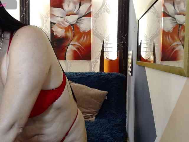 Ariaa-Moonn webcam
