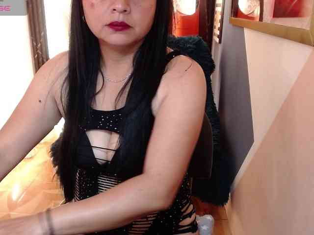 Ariaa-Moonn webcam