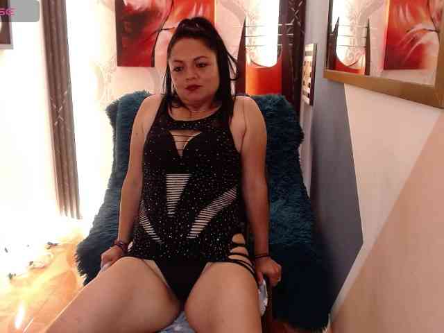 Ariaa-Moonn webcam