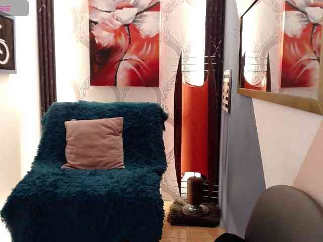 Ariaa-Moonn webcam