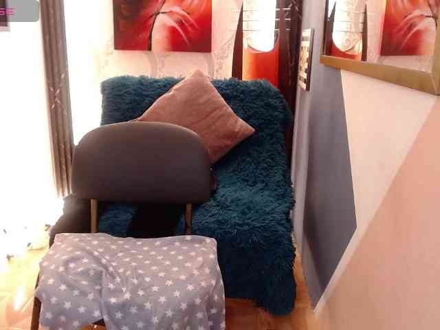 Ariaa-Moonn webcam