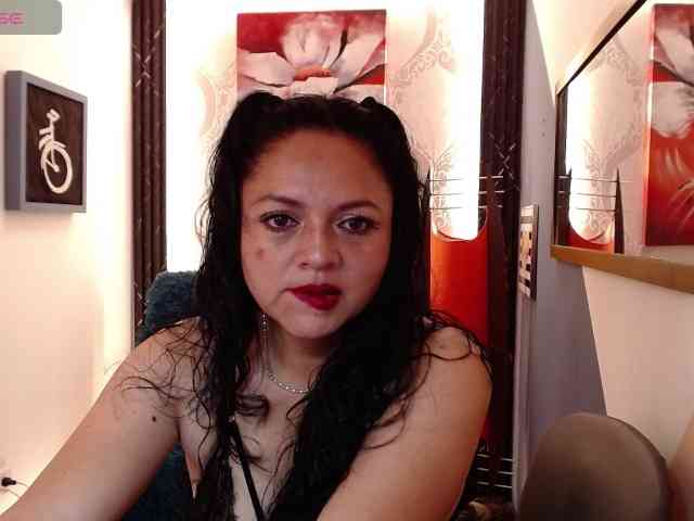 Ariaa-Moonn webcam
