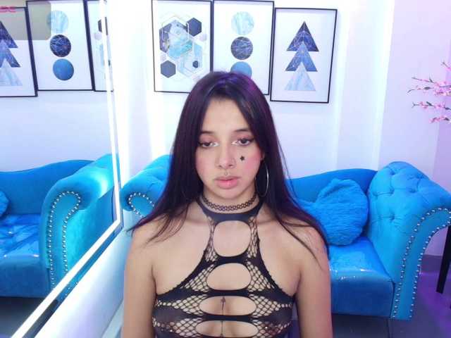 Chloe-meww live cam on BongaCams