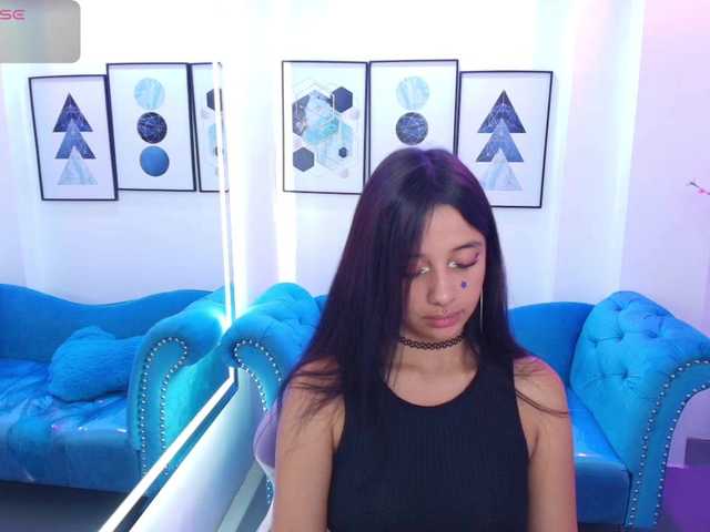 Chloe-meww live cam on BongaCams