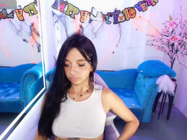 Chloe-meww live cam on BongaCams