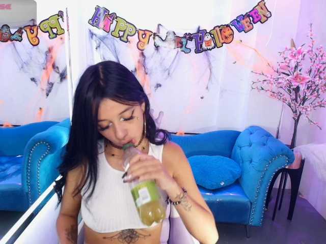 Chloe-meww, live now on BongaCams