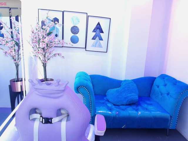 Chloe-meww live cam on BongaCams