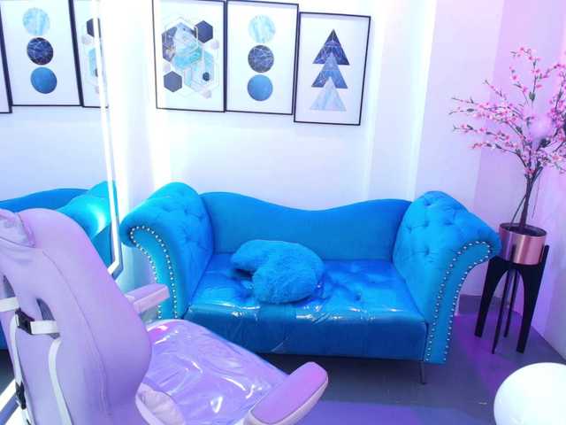 Chloe-meww live cam on BongaCams