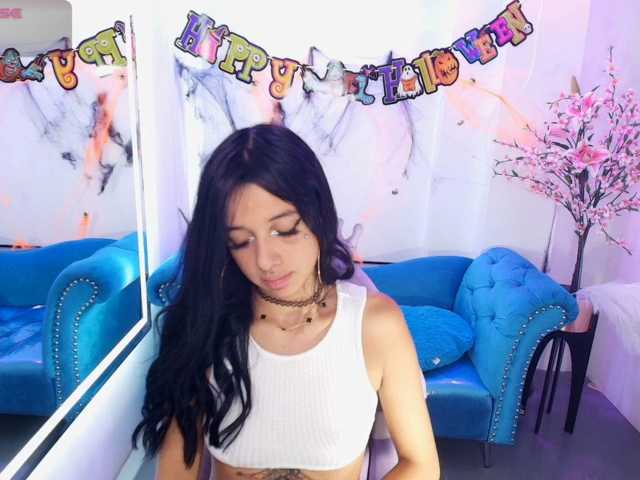 Chloe-meww live cam on BongaCams