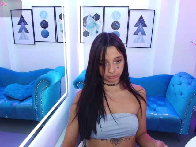 Chloe-meww live cam on BongaCams