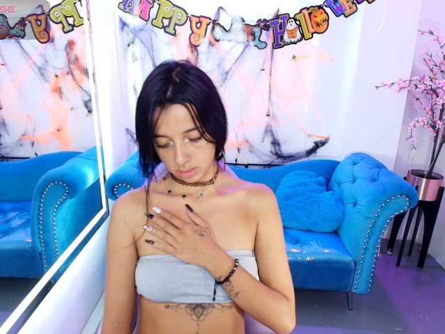 Chloe-meww live cam on BongaCams
